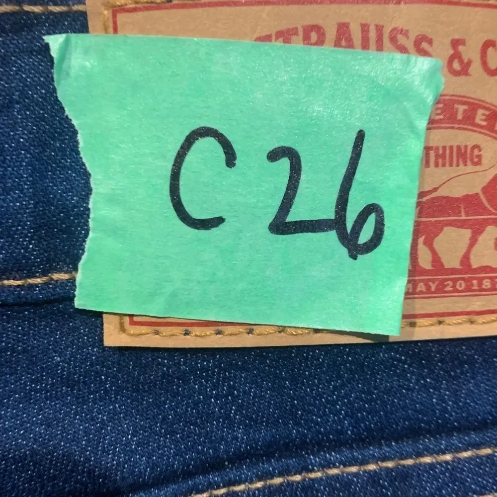 724 Hi Rise  Straight Levi’s Jeans NWT